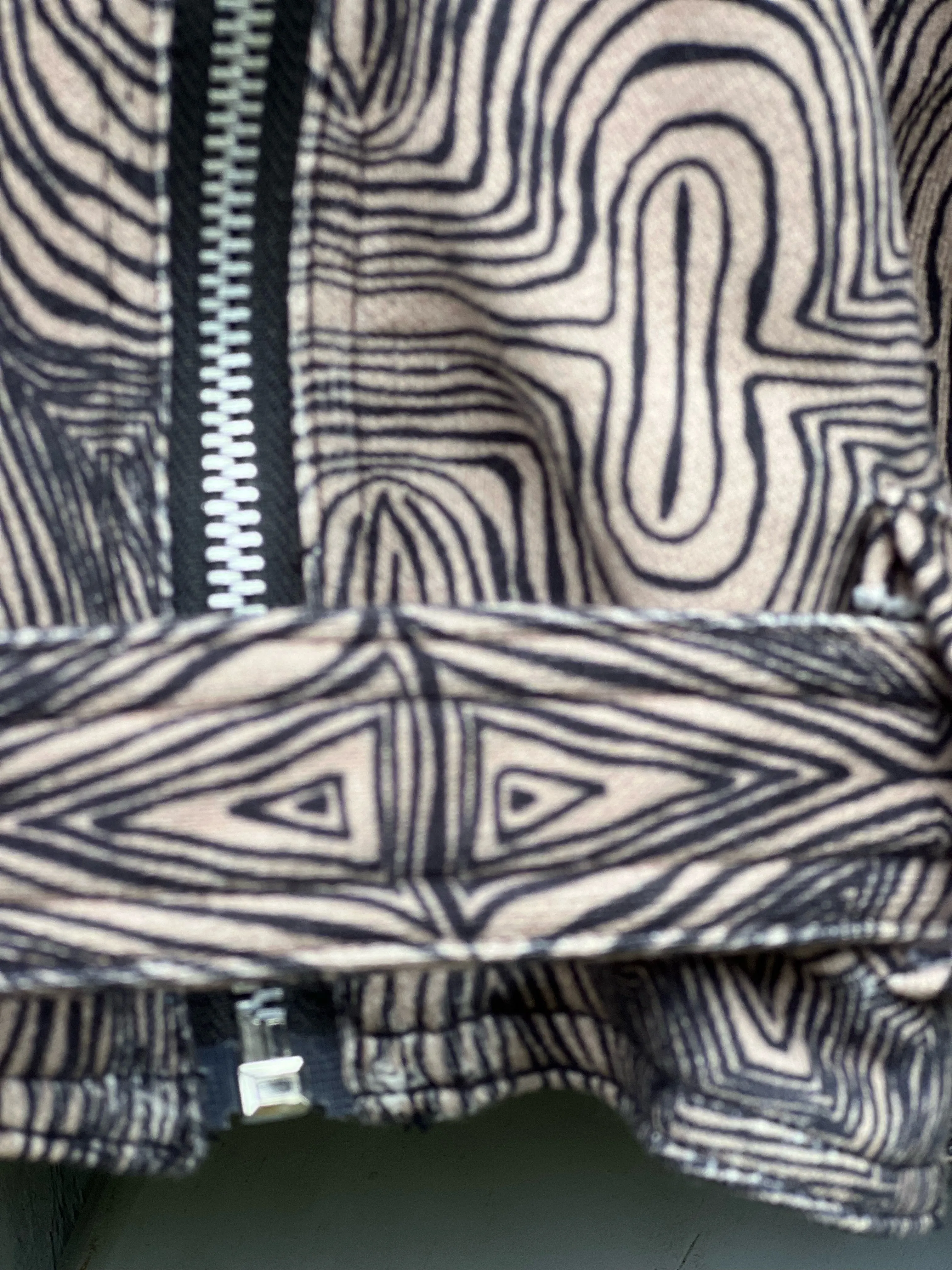 KINGSLEY KNIT MOTO  | BROKER PRINT